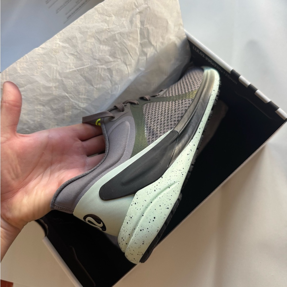 Lululemon Blissfeel Run Winter Tennis Shoes size 8.5